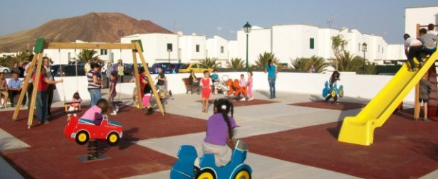 Playa Blanca gets a new playground