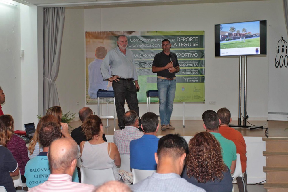 Teguise ‘outraged’ with the company awarded the Costa Teguise soccer field