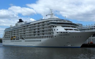 The World, the cruise of the millionaires, visits Lanzarote