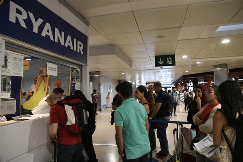 Ryanair will keep all flights with the Canary Islands on Tuesday, on its first day of strike