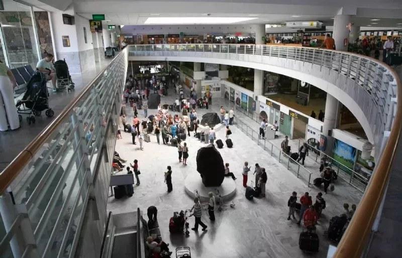 The César Manrique reaches 632,229 passengers in November